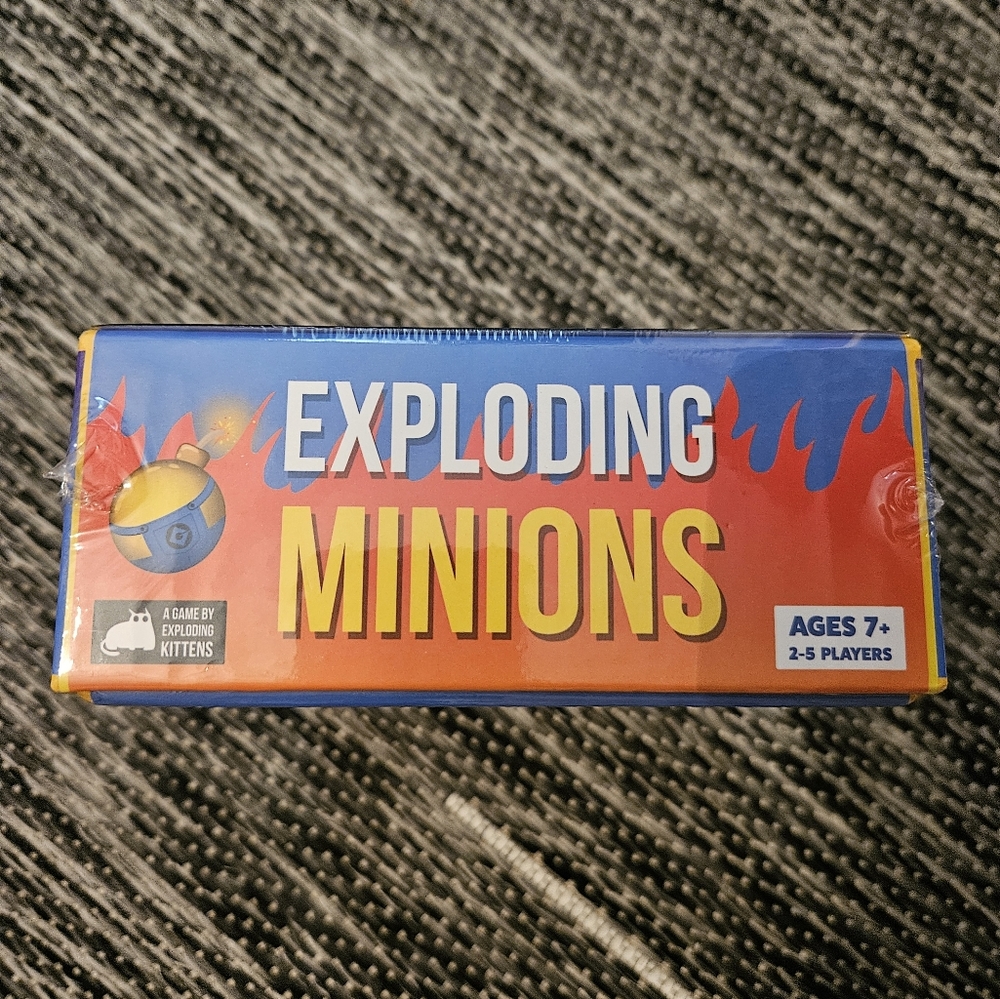 Exploding Minions Board Game - Picture 4 of 4